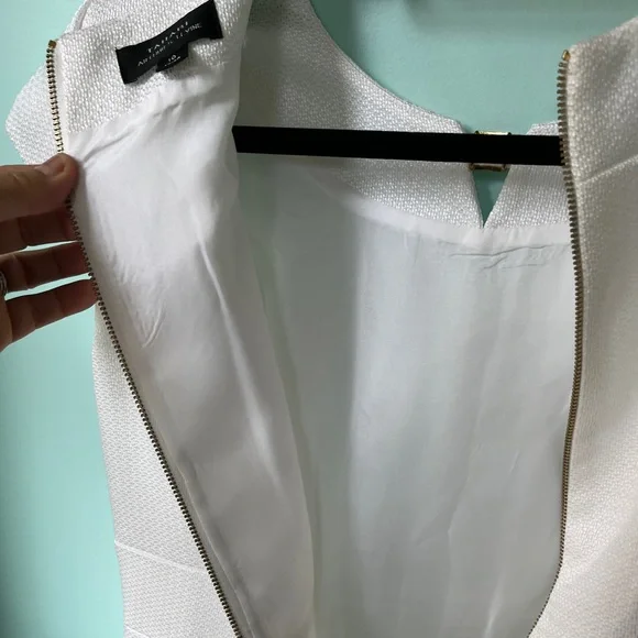 Tahari Authur S.Levine White Dress Gold Details Cap Sleeve 10 - Picture 9 of 13